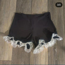 Load image into Gallery viewer, The ๐" Cottage Shorts" ๐